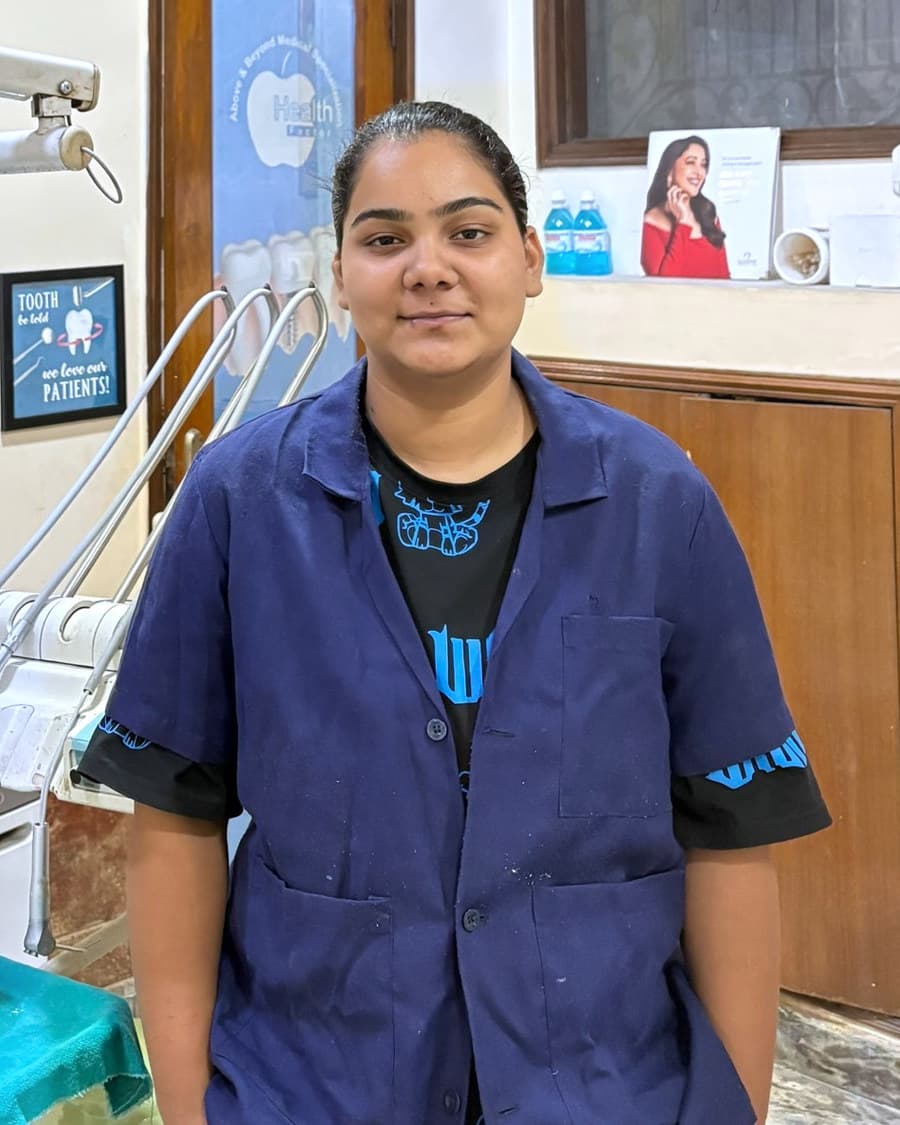 Parul, Dental Assistant